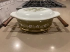 Vintage Pyrex Spring Blossom Crazy Daisy 1.5 Qt Casserole w Lid & Cradle Stand
