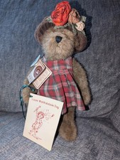 Collectors Edition Boyds Bears Lizzie Wishkabibble 10  Plush Bear W/Hat  Book 