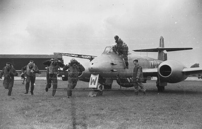 GLOSTER METEOR - aviation photo