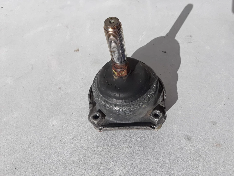 1981 Mercedes Benz W123 240D Front Lower Control Arm Guide Rod Mount Joint OEM - Image 4 of 4