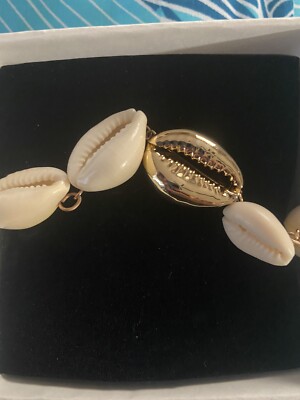 Logan Tay Shell Yeah Bracelet. New In Box.