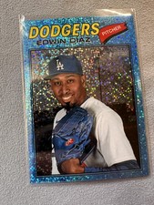 Edwin Díaz 2026 Topps Heritage #36 Dodgers Chrome Light Blue Sparkle Refractors