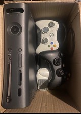  Xbox 360 Console w/3 Controllers & Halo 3, Reach, Fable III, Black ops 1