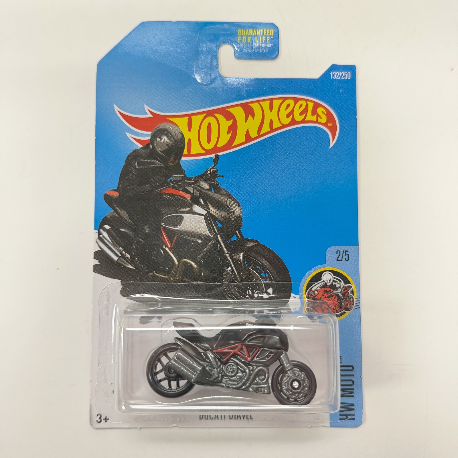 Hot Wheels Moto 2/5 Ducati Diavel 132/250