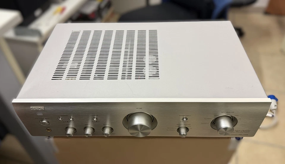 Amplificatore integrato Denon PMA-710AE con telecomando compatibile - Immagine 2 di 4