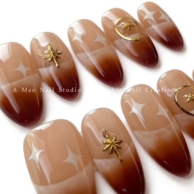 Press on nails - Gilded Star Shield