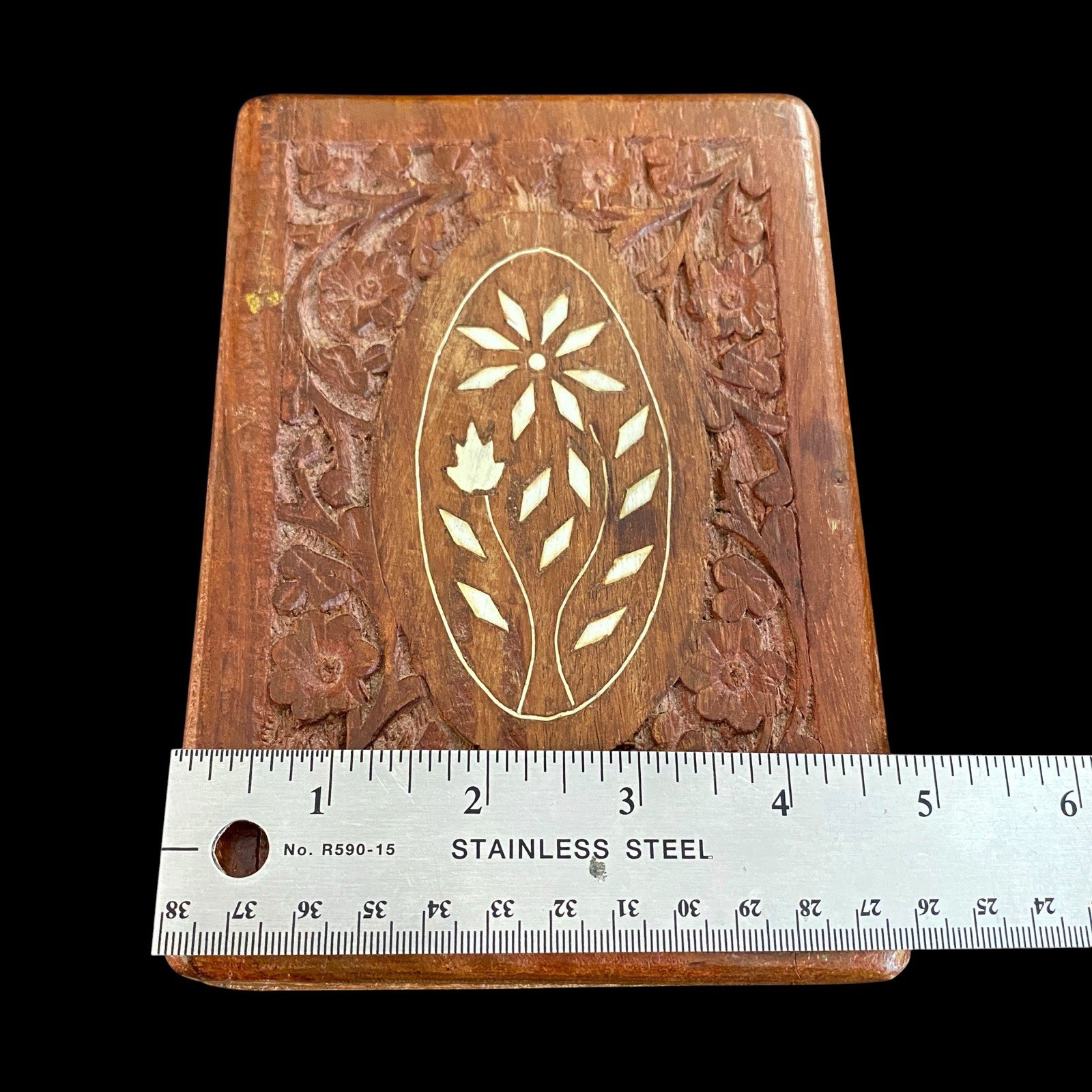 как выглядит Vintage Hand Carved Wooden Trinket Box Shell Inlaid Floral Design India 7 фото