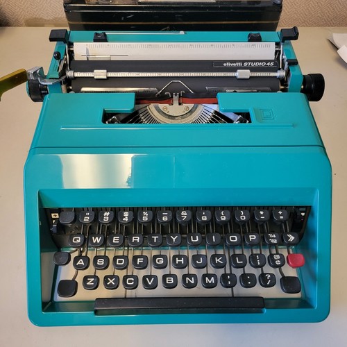 Vintage Turquoise Olivetti Studio 45 Typewriter w Original Case. VERY NICE!