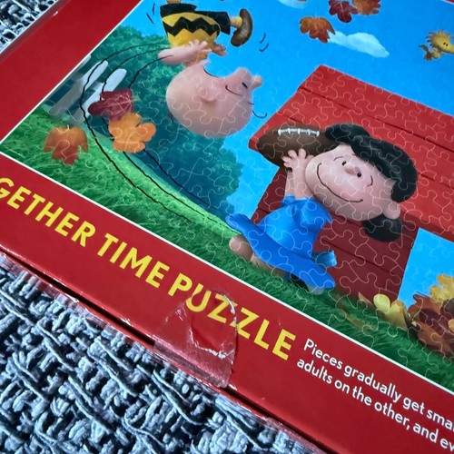 The Peanuts Gang Together Time Charlie Brown Snoopy 400 Pcs Jigsaw Puzzle NEW - Picture 7 of 9