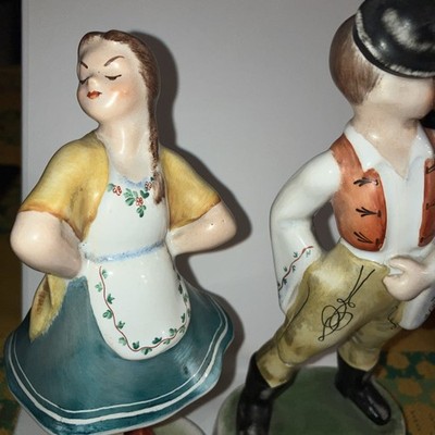 Antike handbemalte ungarische Porzellan Figur 2 teiliges Set Junge & Mädchen signiert
