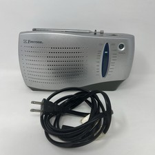 Vintage Emerson Portable AM/FM Radio AC Battery Powered