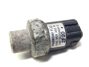 Volkswagen PASSAT B5.5 2004 Druckschalter Drucksensor Klimaanlage 2004 UST112097