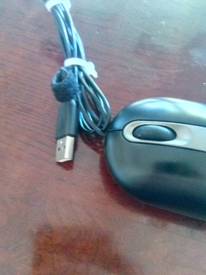 Asus Optical Wired Computer Mouse USB model no:AM1D - Image 2 of 4