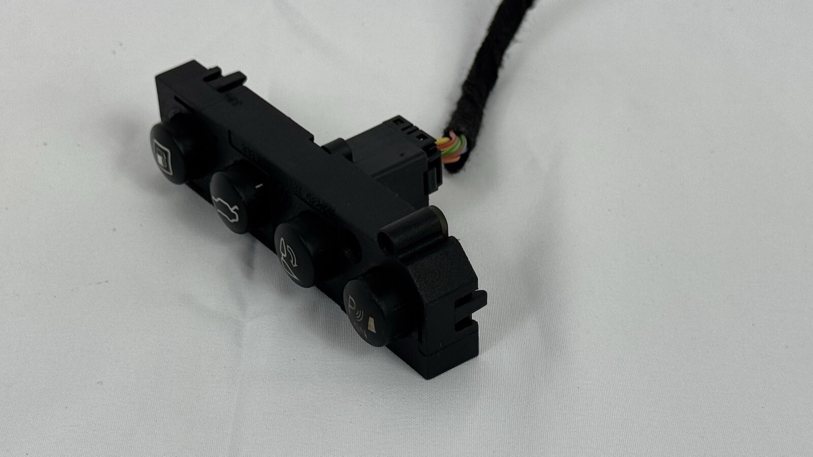 03-13 Maserati Quattroporte Fuel Filler Trunk Switch Headrest Parking Sensor OEM