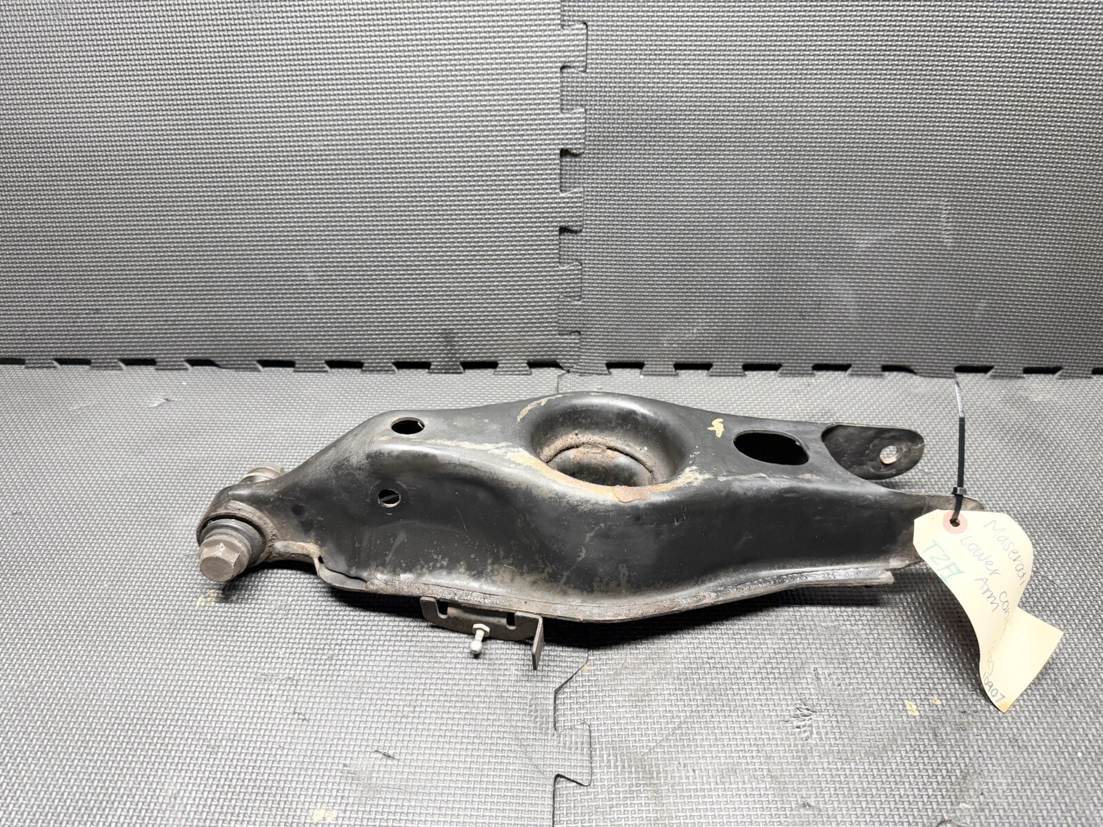 ⭐️2014-2020 MASERATI GHIBLI REAR LEFT SIDE LOWER CONTROL ARM SPRING PERCH OEM