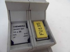 SIEMENS 3NW7 021 FUSE HOLDER 2P 600V 30AMP TOUCH SAFE