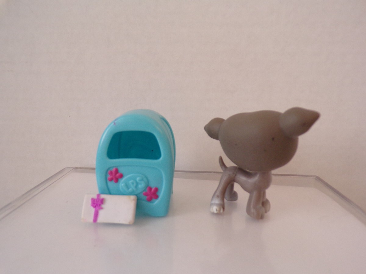 Littlest Pet Shop~#319~Greyhound~Dog~Gray~Blue Eyes~Blue Mailbox