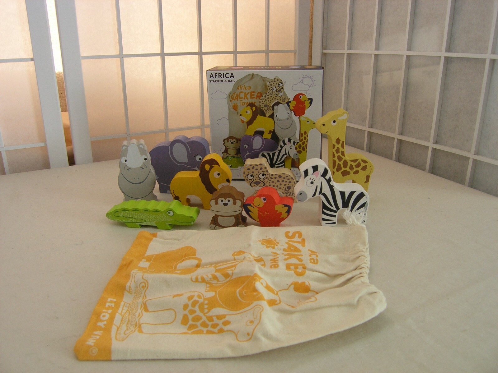 Le Toy Van PETILOU Africa Stacker Wooden Animals Motor Skill Toys & Storage Bag
