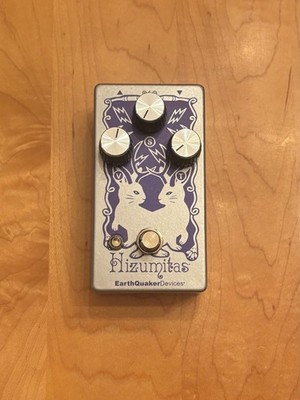 Used EarthQuaker Devices Hizumitas Fuzz Sustainar Pedal