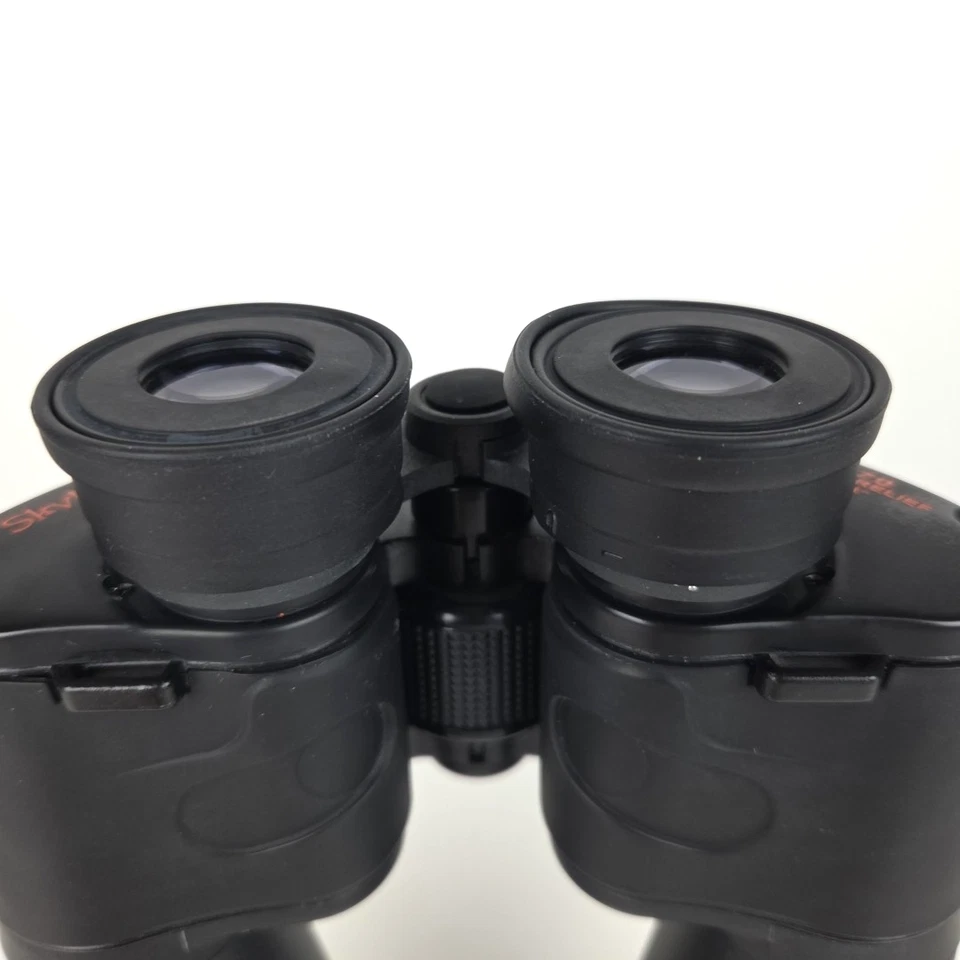 Celestron SkyMaster 15x70mm Long Eye Relief Binoculars Hunting Sports Events - Image 3 of 4