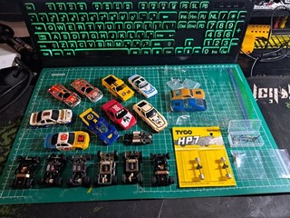AFX/TYCO Body/HP2/440X2/AW Chassis LOT T Jet Bodies/Screws ALL RUNNING