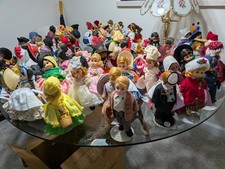 Huge Lot of 69 Vintage Madame Alexander 8 Dol...