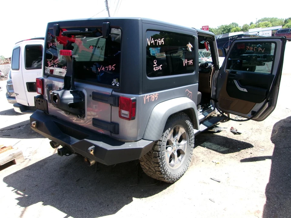 Used Rear Axle Assembly Rear fits: 2016 Jeep Wrangler Dana 44 LHD 3.21 ratio w/o Foto 4 de 4