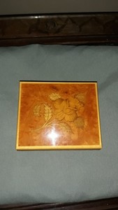 Vintage Italian Inlaid Wooden Music Box Sorrento Ware 4w x 3d x1.5 h