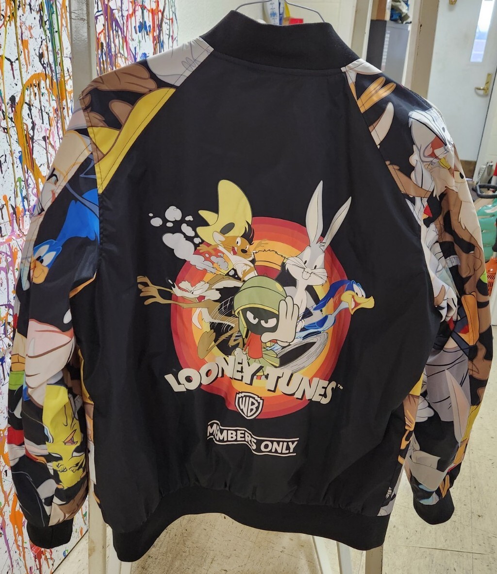 XLARGE Looney Tunes 迷彩ジャケット L Vintage 90s Looney Tunes 'Maziar Leather Gallery' Bugs Bunny