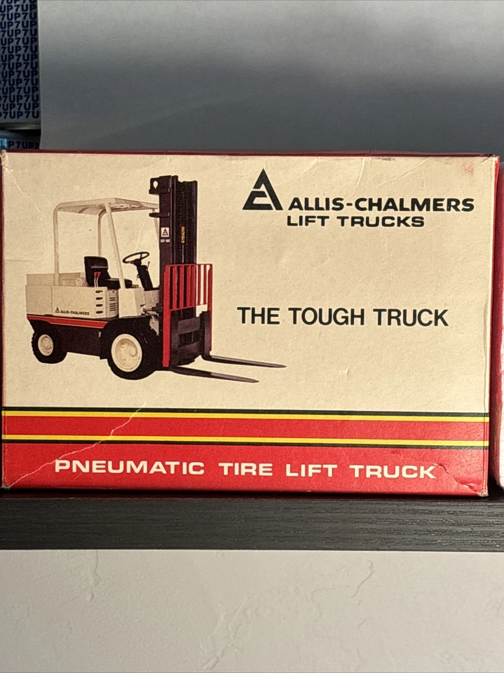 Allis Chalmers Lift Truck 1/32 diecast forklift replica collectible by Corgi - Image 2 of 4