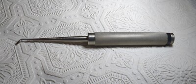 V. Mueller NL7106-006 Dawson-Yuhl Straight Size 3 w/ 4.8mm Oval Cup Curette