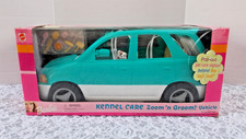 ¡NUEVO! Barbie Kennel Care Zoom n' Groom Vehículo 2001 con estación de cuidado de mascotas Pop Out