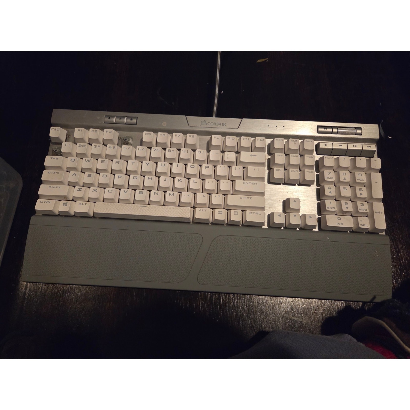 Corsair K70 RGB MK.2 SE Mechanical Gaming Keyboard &mdash; CHERRY&reg; MX Speed (EU)