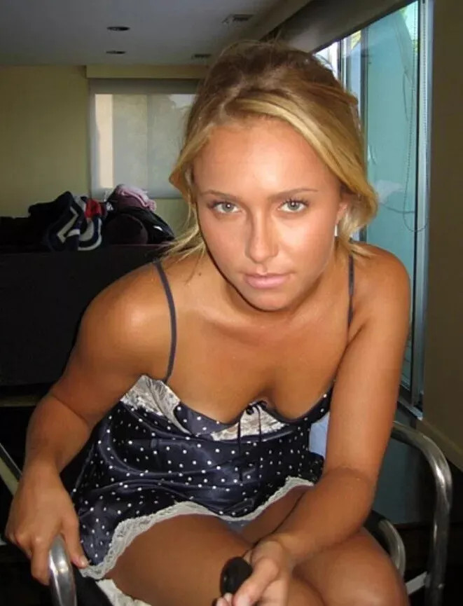 Hayden Panettiere Sitting In Lingerie 4x6 PHOTO PRINT eBay