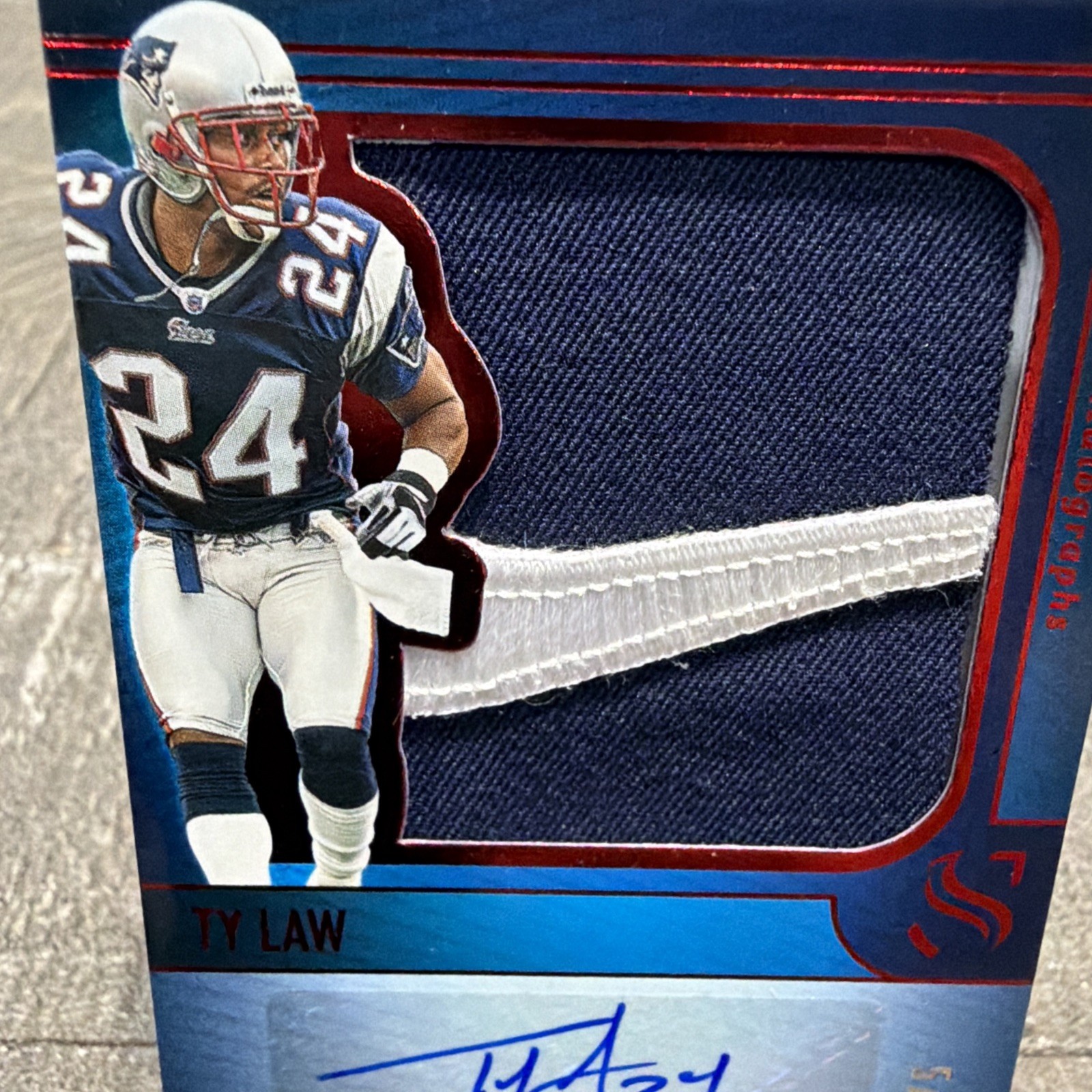 2025 Panini Silhouette Jumbo Nike Swoosh Patch Auto 5/7 - Ty Law - Patriots view 4