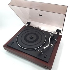 YAMAHA YP-700 Belt Drive Turntable Record Player Vintage Wood Cabinet Shure