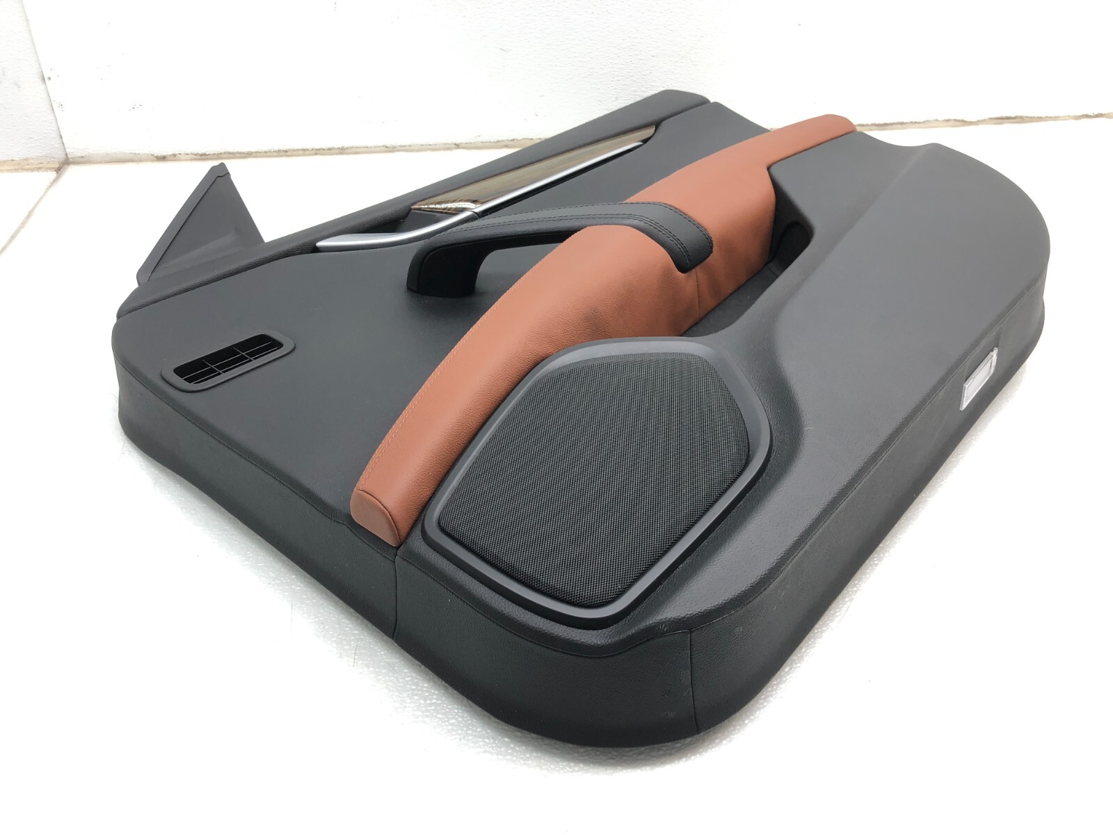 2014-2019 MASERATI GHIBLI S Q4 RIGHT PASSENGER FRONT INTERIOR DOOR PANEL OEM.