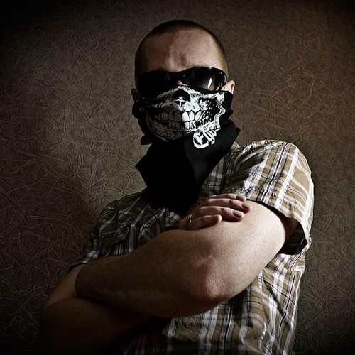 HALF WHITE SKULL BLACK BANDANA face cover mask neck gaitor scarf neckerchief ski - Picture 9 of 12