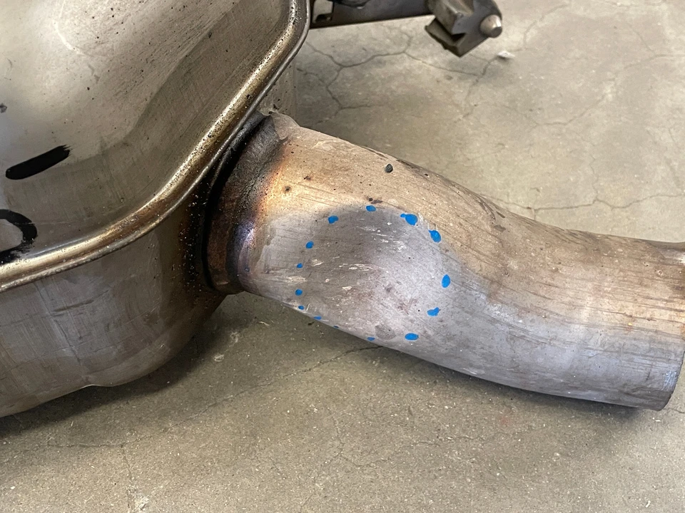 Tubo silenciador escape trasero izquierdo bmw 650i F06 13 14 15 16 4,4 L 1545 OEM Foto 3 de 4