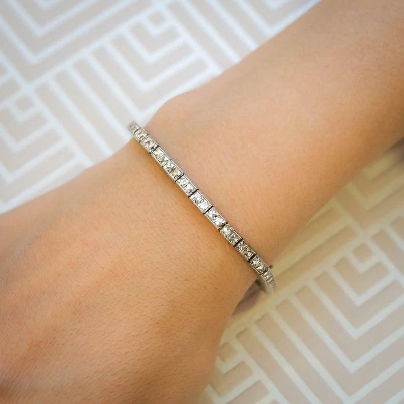 Pulsera Tenis Fina Simple Corte Cuadrado Perfecto Blanco Vivo 7.58CT Circonita Cúbica Foto 4 de 4