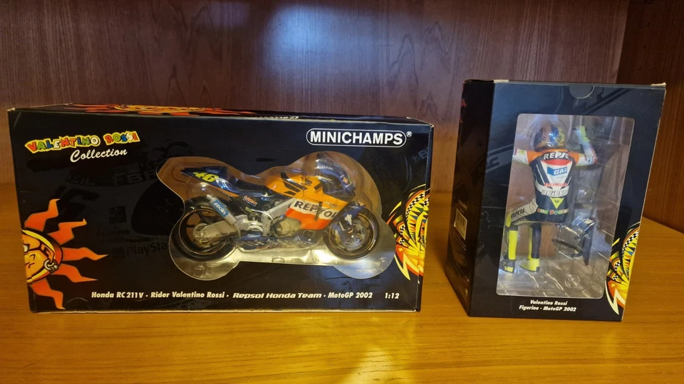 MINICHAMPS 1:12 HONDA RC211V 2002 REPSOL VALENTINO ROSSI COLLECTION + FIGURINE - Immagine 2 di 4