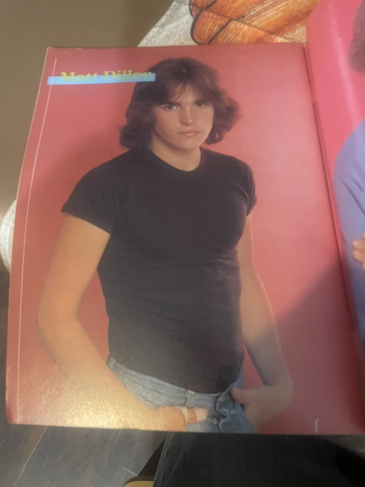 Tiger Beat Magazine Mar 1976 Robby Benson Brett Hudson John Travolta Elton John Foto 2 de 4