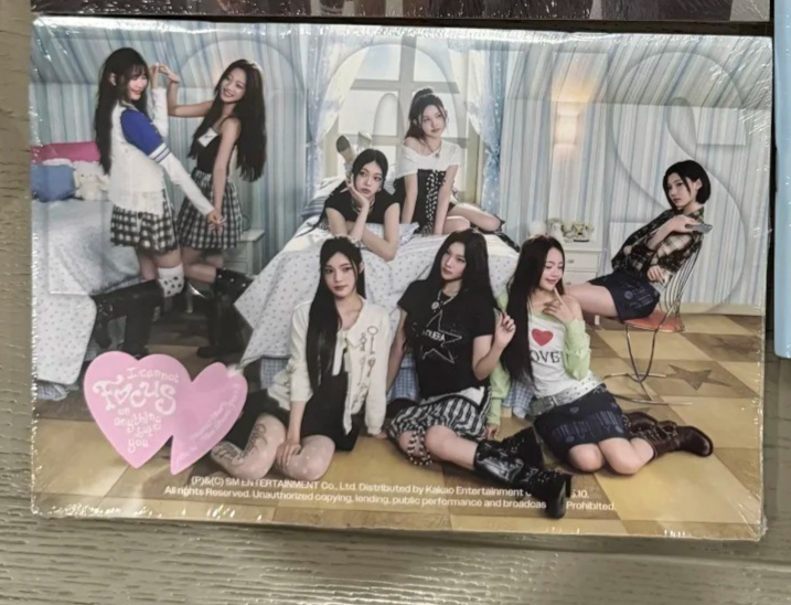 Hearts2Hearts H2H x FOCUS PHOTOBOOK ver 1st set Mini Album