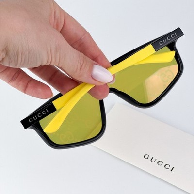 Gucci Men Sunglasses Black Yellow Mirror Logo Single Lens  display picture 1