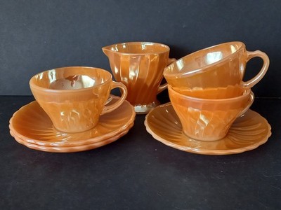 Vintage Fire King Anchor Hocking Set mit 3 Kaffeetassen + UT + Milchkännchen.