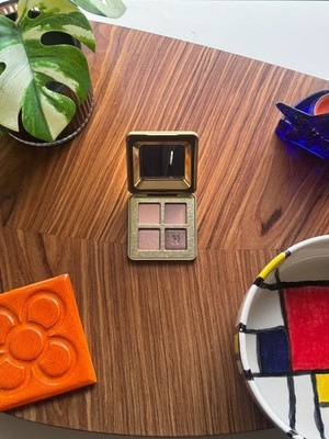 Hourglass Curator Lidschatten Quad Realist