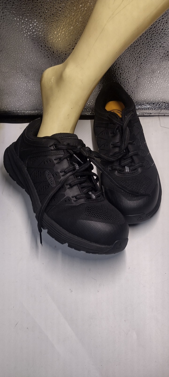 Keen Utility Built Sneakers da donna 8 5 M (B23)