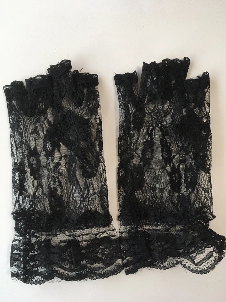 Leg Avenue Black Lace Gloves Fingerless Victorian Style NIP One Size G1205 - Image 3 of 4