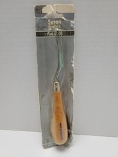 Vintage Susan Bates Wood Handle Made in England Bent Latch Hook 6" Total Length