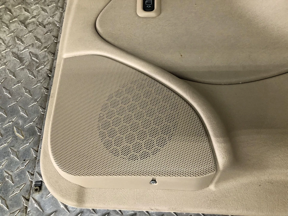 El panel de la puerta derecha del pasajero trasero Mercedes Benz 1998 1999 2000 tiene desgaste OEM Foto 3 de 4